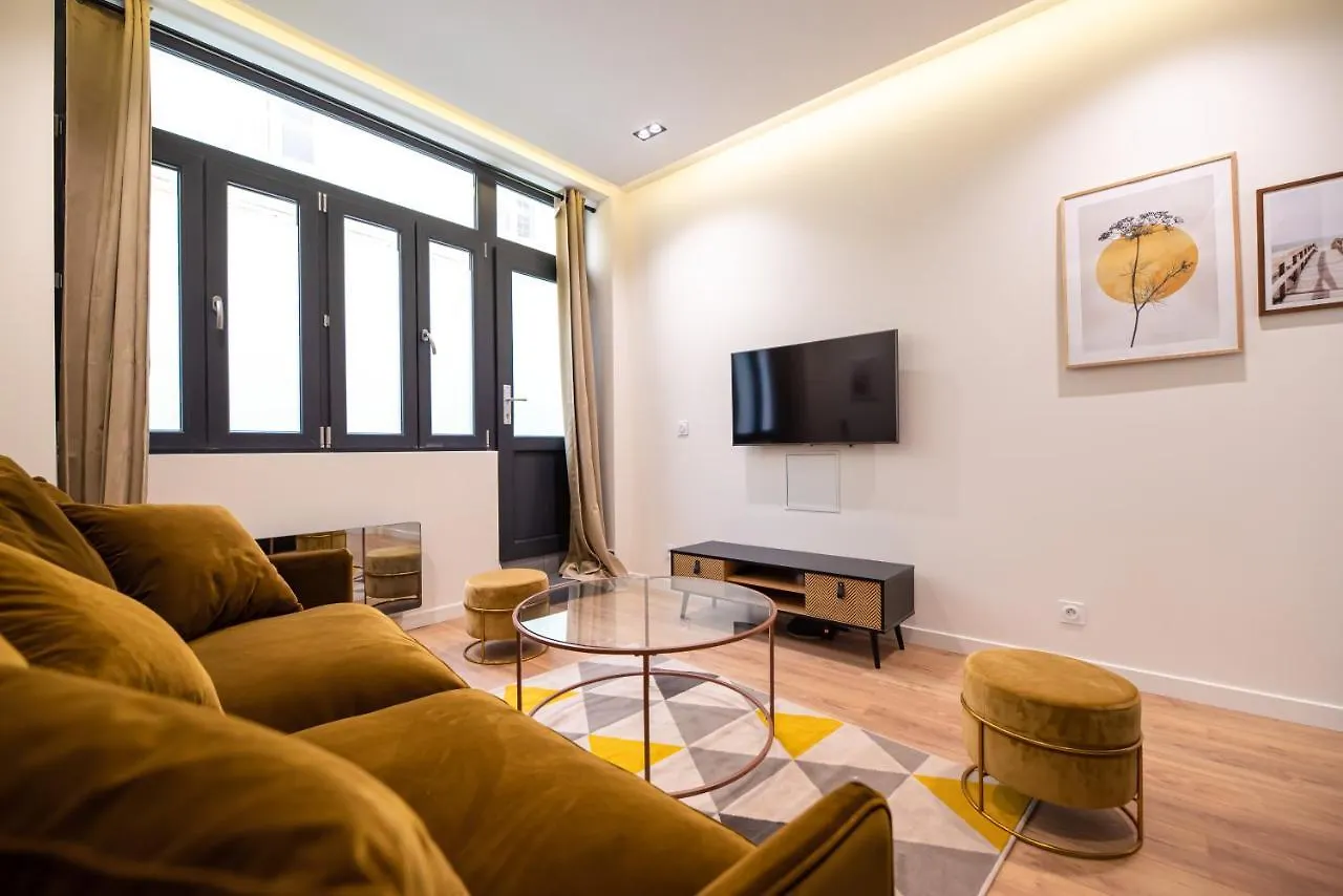 Mbm - Terrage Apartment Paris 0*,